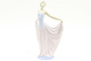 LLADRO リヤドロ 陶器人形 女性 陶器 置物 高さ約30cmの買取り品の画像